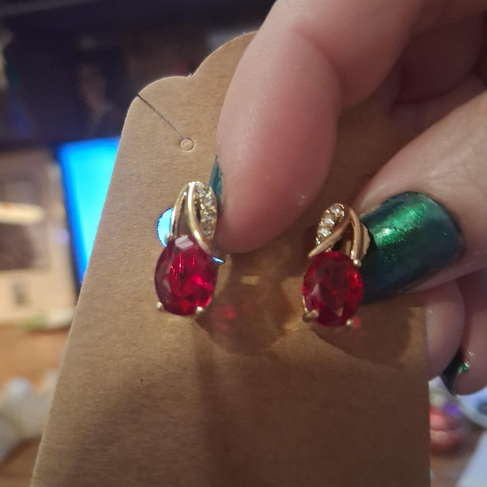 Share Faux Ruby lever back pierced earrings NEW !! BEAUTIFUL ! LQQK!!